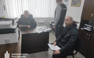 Правоохоронці з Вінниччини організували схему із вивезення за кордон військових, які пішли в СЗЧ