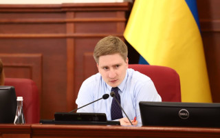 Земельна корупція в Києві — секретар Київської міськради Володимир Бондаренко подав заяву на відсторонення від обов'язків