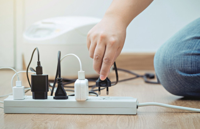 Суд обязал облэнерго компенсировать ущерб за поврежденную технику, которые понес потребитель из-за резкого скачка напряжения