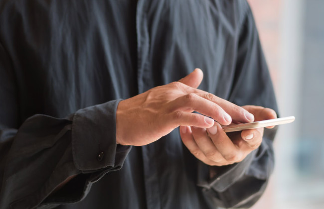 Британец потерял работу из-за мемов в рабочем чате WhatsApp