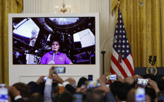 SpaceX откладывает возвращение домой астронавтов, застрявших на космической станции, до следующей недели