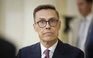 Россия не стремится к перемирию, а просто тянет время – президент Финляндии Стубб