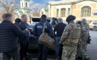 4 тысячи долларов за снятие военнообязанного с розыска — в Полтавской области разоблачили адвоката