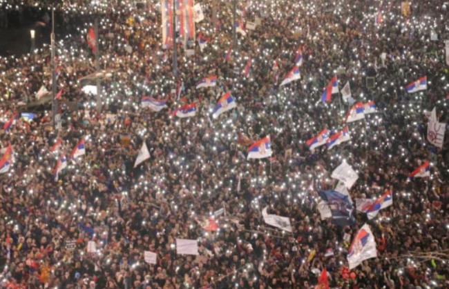 Президент Сербии Вучич после массовых протестов в Белграде заявил, что власти поняли мессендж