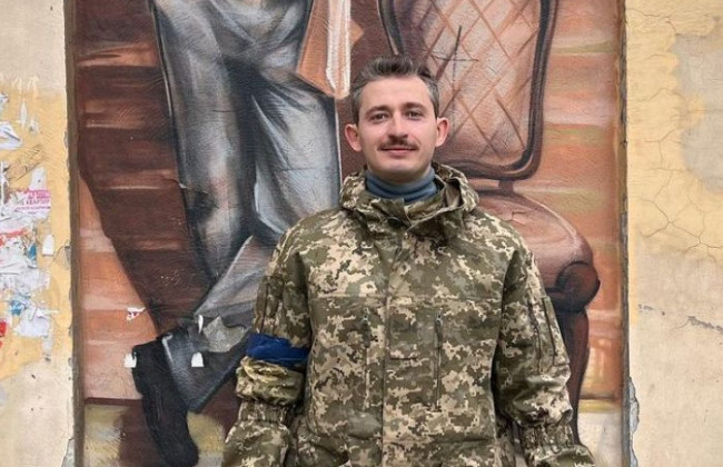 Співак і телеведучий Коля Сєрга став позаштатним радником очільника МЗС Андрія Сибіги