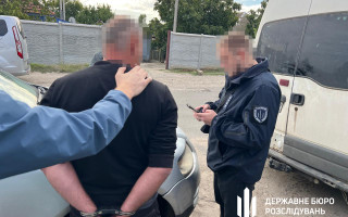 Судитимуть офіцера, який продавав пальне, призначене для оборони Харківщини