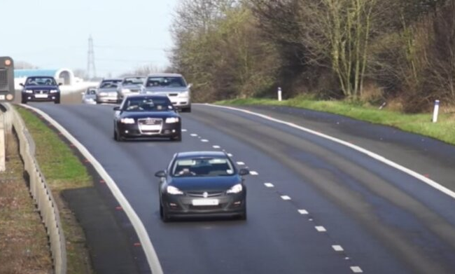 Где штрафуют за слишком медленную езду