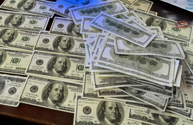 Во Львове будут судить двух женщин, которые за $20000 хотели переправить уклониста за границу