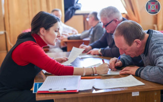 Працівники ДКВС здали кров для поранених військових і постраждалих унаслідок обстрілів РФ киян, фото