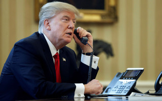 Трамп ведет телефонный разговор с Путиным – Белый дом