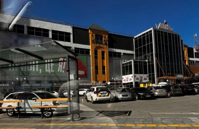 В ТРЦ в Белой Церкви неизвестные открыли стрельбу, есть пострадавший