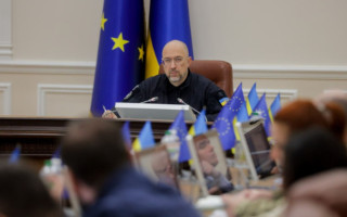 Шмигаль повідомив, що 1,6 млрд грн виділили на закупівлю понад 600 шкільних автобусів
