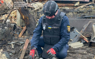 На Киевщине среди жилых домов обнаружили обломки вражеского БПЛА, фото