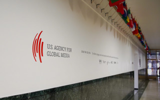 Радио Свобода подало в суд на Агентство США по глобальным медиа, чтобы заблокировать решение о прекращении финансирования