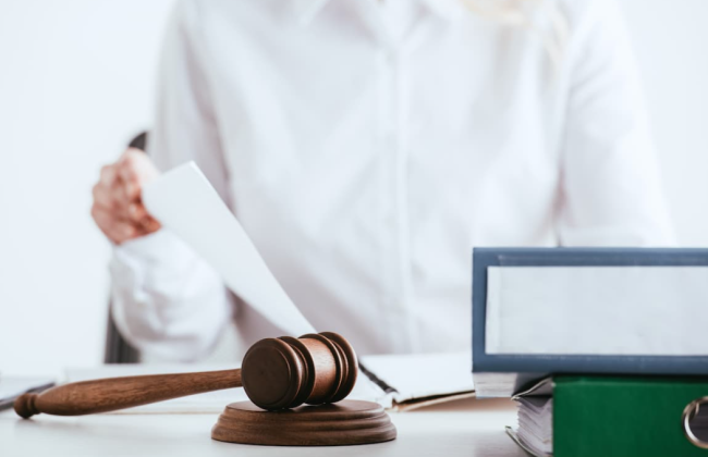 Особа не може бути передана на поруки організації, з якою вона не має трудових або навчальних зв’язків, — Верховний Суд