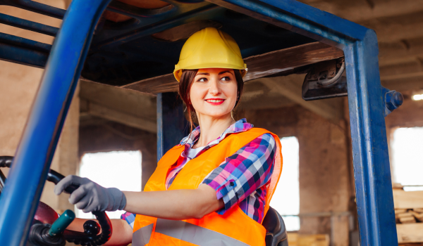 На каких работах не могут работать женщины — разъяснение Гоструда