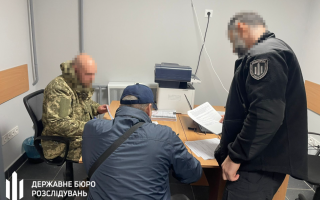 Полковник медслужбы оформил жену медсестрой и насчитал ей почти миллион гривен «боевых», — ГБР