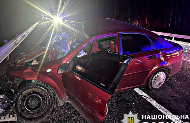 Лобовое столкновение с грузовиком на Киевщине – погиб 28-летний водитель Chevrolet