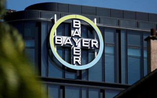 Суд у США зобов'язав Bayer виплатити $2,1 млрд чоловікові, який захворів на рак через засіб проти бур'янів