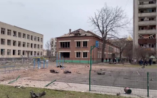 Россия ударила ракетами по центру Сум – попадание в многоэтажные дома и школу