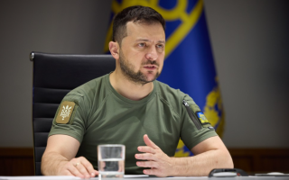 В Украине расширят программу контракта для парней 18-24 лет, — Зеленский