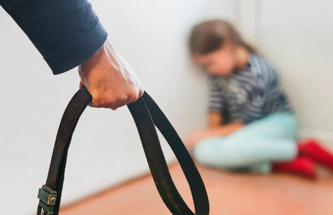 На Волині п'яний батько побив свою доньку ременем — тепер має відшкодувати 100 тисяч гривень