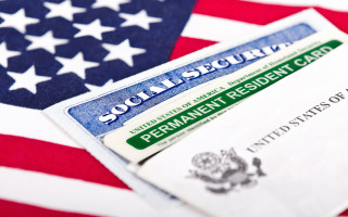Мигранты в «подвешенном» состоянии – США временно приостановили рассмотрение заявок на грин-карты для беженцев
