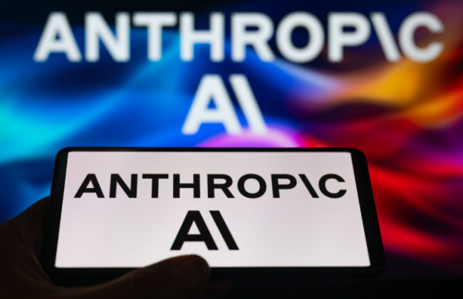 Музыкальные лейблы не смогли запретить Anthropic учить чат-бота Claude на текстах песен