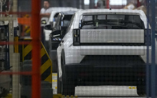 Трамп оголосив про введення 25% мита на всі автомобілі, що не вироблені в США