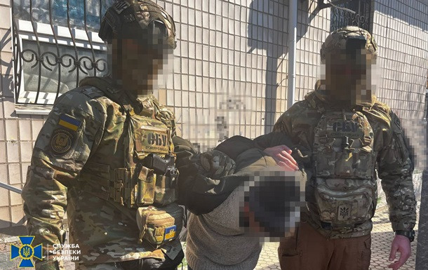 У Херсоні затримали чоловіка, який готував теракт біля ТЦК