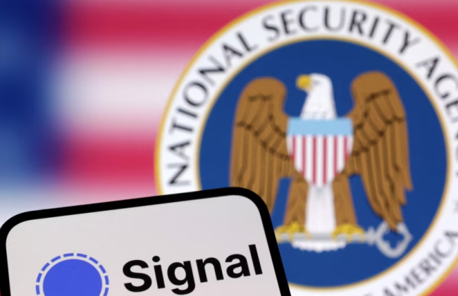 Суд обязал администрацию Трампа сохранить переписку о военной операции в Signal