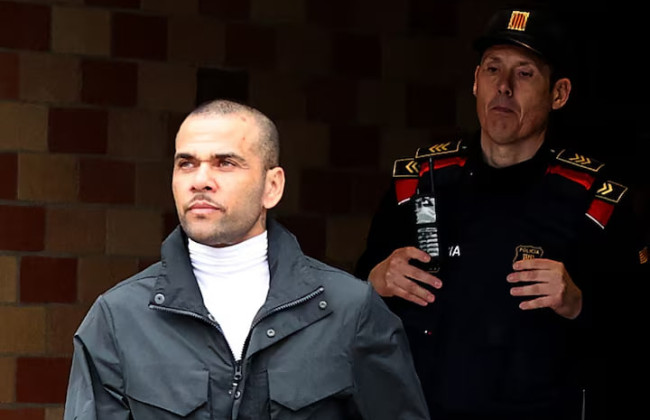 Вищий суд Іспанії скасував обвинувальний вирок футболісту Алвесу, знявши обмеження на поїздки