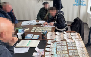 $400 хабаря за оформлення машини з морепродуктами – судитимуть посадовця Держпродспоживслужби