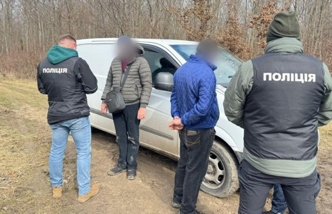 В Хмельницкой области двух лесоводов подозревают в продаже древесины без документов