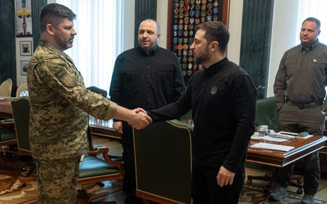 Зеленский ввел в состав Ставки Верховного главнокомандующего нового начальника Генштаба Андрея Гнатова