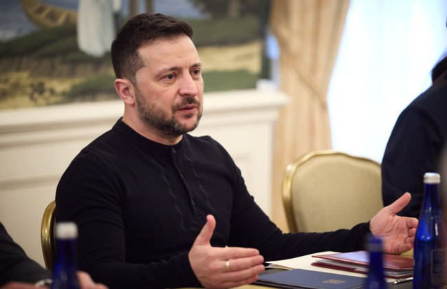 Не с Путиным, потому что это «пинг-понг» – Зеленский заявил, что Украина готова к переговорам с «кем-то», кто может представить РФ