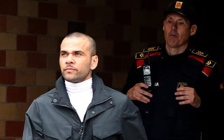 Вищий суд Іспанії скасував обвинувальний вирок футболісту Алвесу, знявши обмеження на поїздки