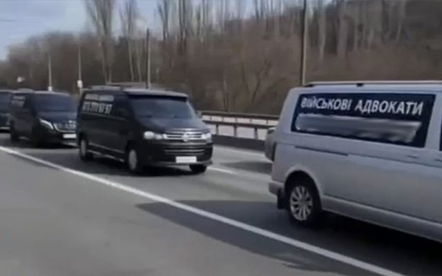 В НААУ зробили заяву про так званих «військових адвокатів» на мікроавтобусах, які за гроші «відбивають» людей у ТЦК