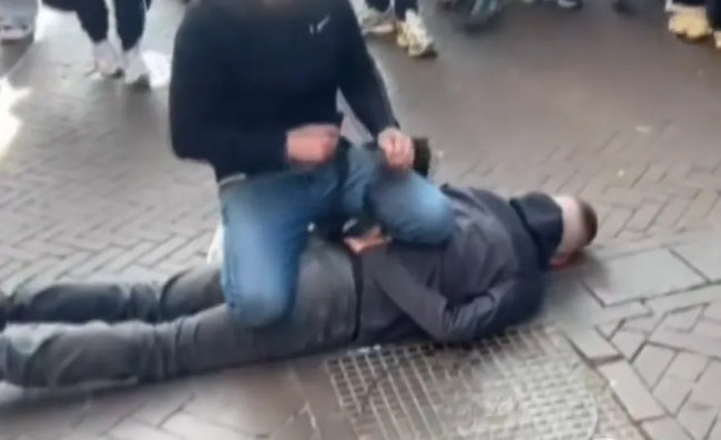 МИД выясняет личность нападавшего в Амстердаме, которого полиция назвала украинцем