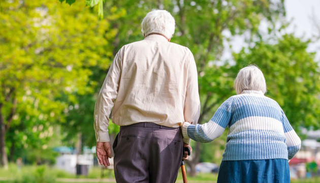 На какие доплаты могут рассчитывать пенсионеры в возрасте 65-70 лет