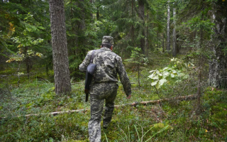 На Волині невідомий зі зброєю напав на місцевого єгеря та застрелив його дружину