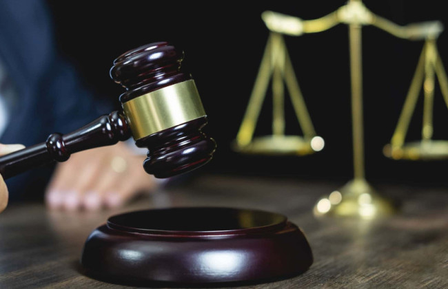 Освобожденные от судебного сбора не уплачивают его и при подаче заявления о признании исполнительного листа не подлежащим исполнению — КГС ВС