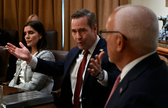 Советник Трампа Майкл Уолц и другие высокопоставленные чиновники использовали личные аккаунты Gmail для правительственной работы