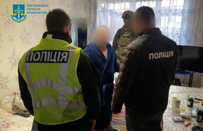 У жителя Хмельницкой области угрозами вымогали 200 тысяч долларов