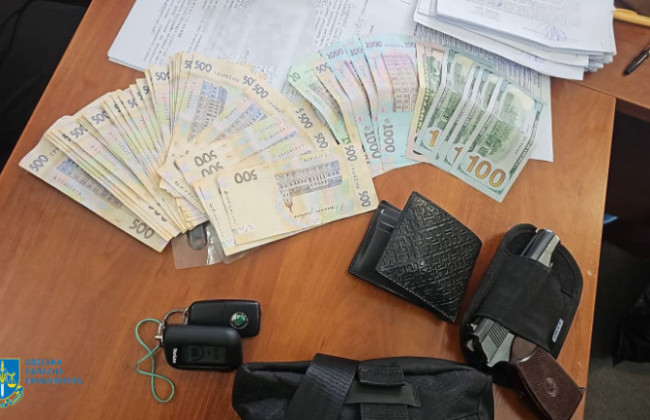 В Одессе разоблачили полицейских, которые вымогали взятки с малого бизнеса