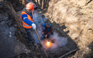 В Киеве вернули горячее водоснабжение на Теремках после повреждения теплосети