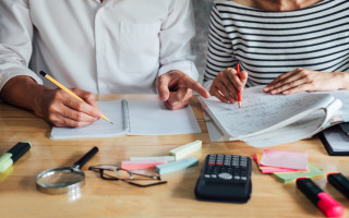 Должен ли репетитор подавать декларацию о доходах — разъяснение