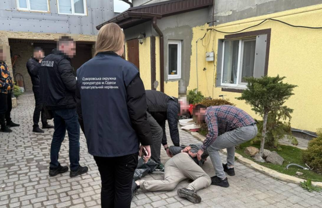 В Одессе разоблачили руководителя предприятия, который за 130 тысяч долларов обещал подозреваемому избежать тюрьмы