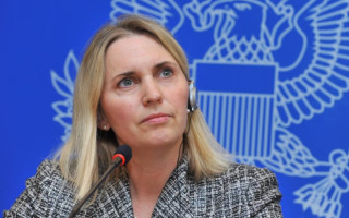 После критики Зеленского посол США Бринк вспомнила Россию в реакции на новую атаку по Украине