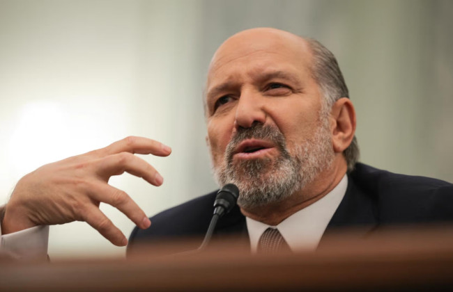 США не будут откладывать новые пошлины Трампа – министр торговли Говард Лутник